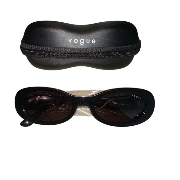 NWT Vogue Sunglasses VO5582S Black Smoke Oval Shape One Size - Picture 1 of 12